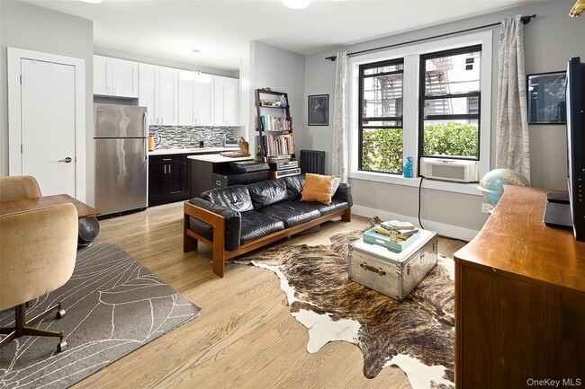 Building Photo - 41 Clarkson Ave Unit 4E