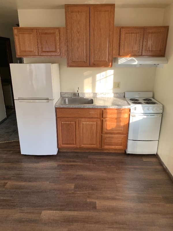 Building Photo - 454 W Dayton St Rental