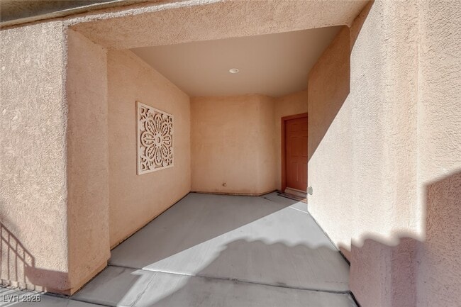 Photo - 2620 Lochleven Way