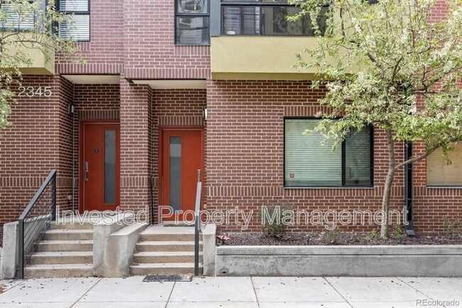 Photo - 2345 Walnut St