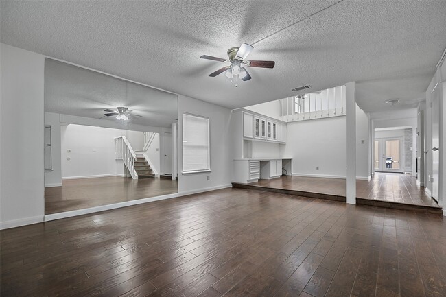 Building Photo - 2387 Crescent Park Dr Unit 211 Rental