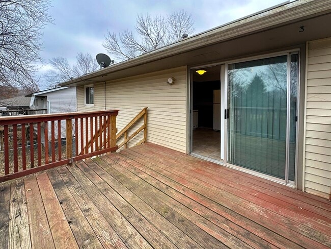 Photo - 2130 Essex Rd