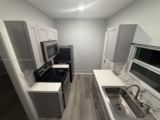 Photo - 35 NW 57th St