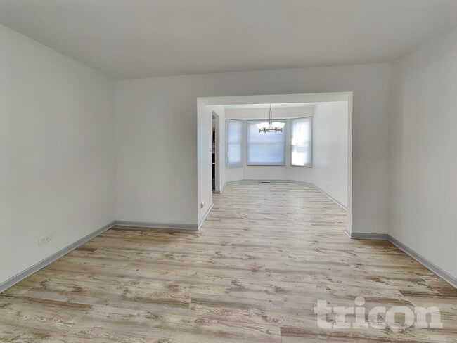 Photo - 1419 Farrington Ln