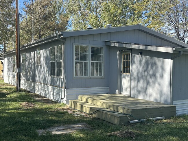 Photo - 758 W G Rd