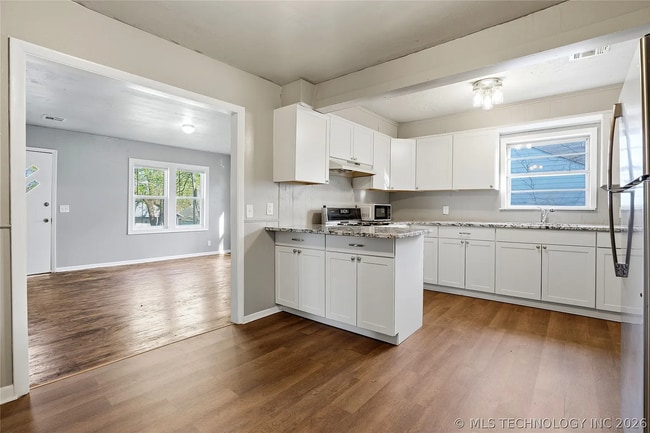 Kitchen - 622 S Mission Ave
