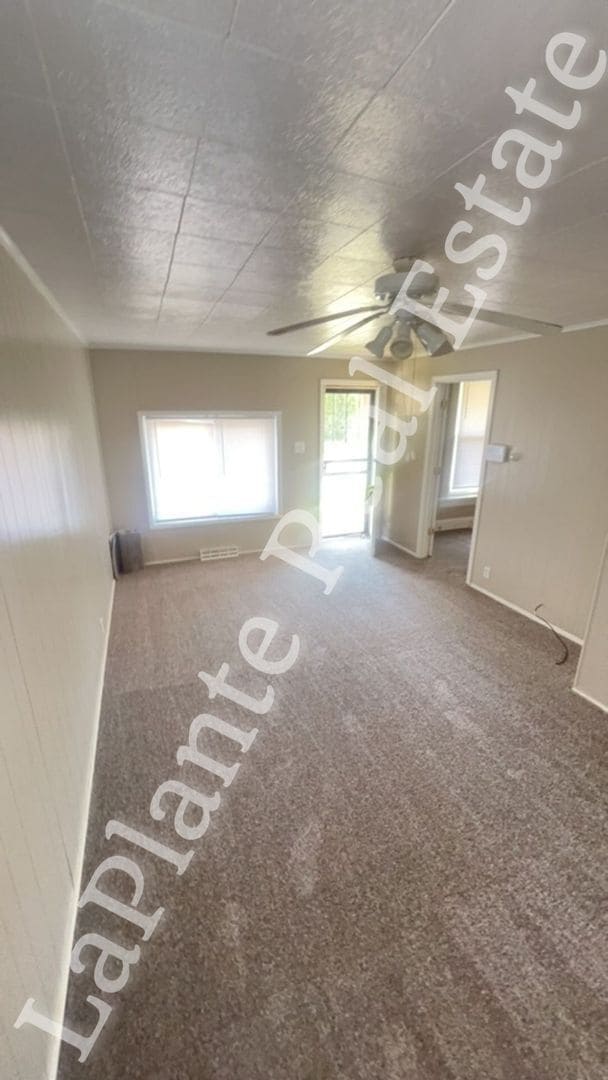 Photo - Charming and cozy 3-Bedroom Home with Fenc...