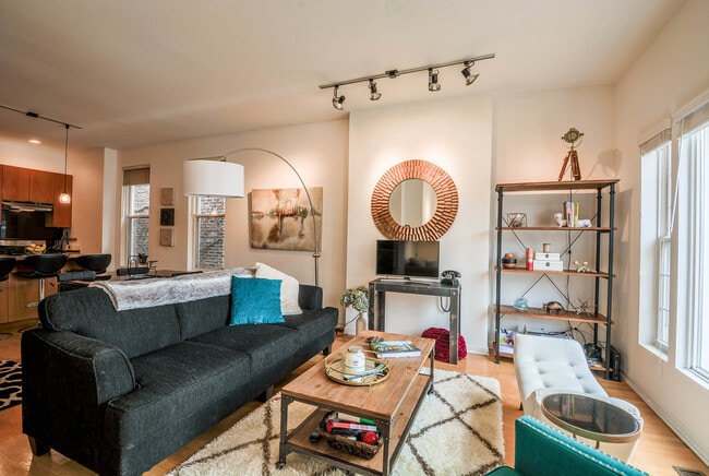 Photo - 1407 N Wicker Park Ave Unit 2