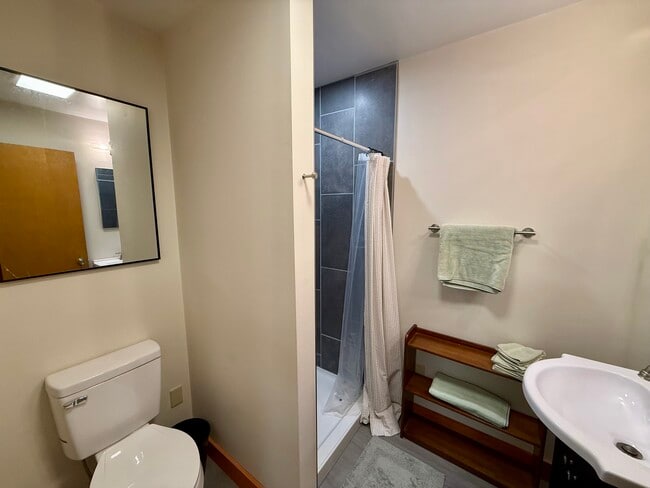 Photo - 507 E Main St Unit 2