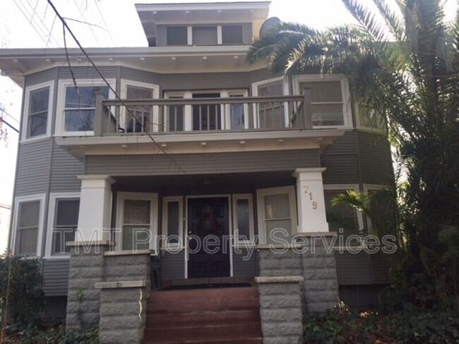 Photo - 719 19th St