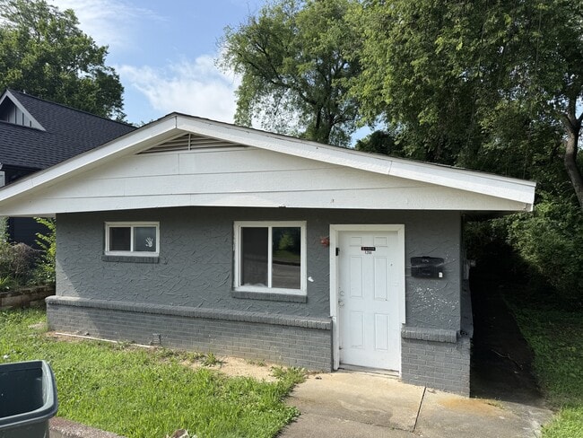 Building Photo - 1298 Preston St