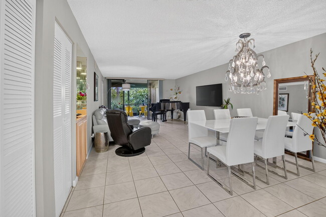 7473 Glendevon Ln Unit 402