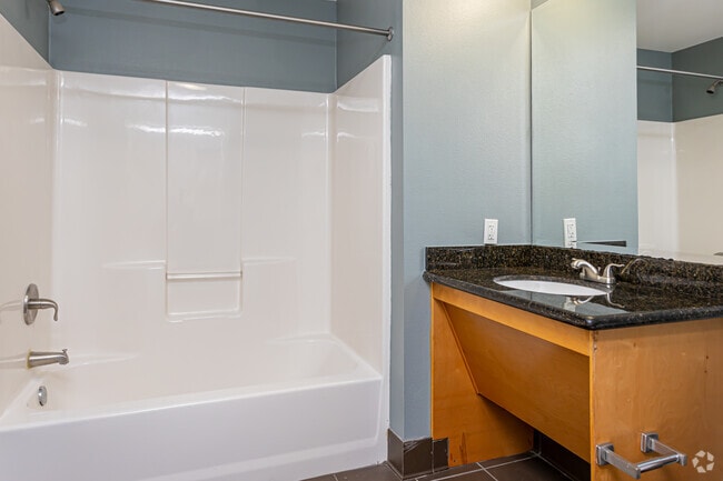 2BR, 2BA - 1,056SF