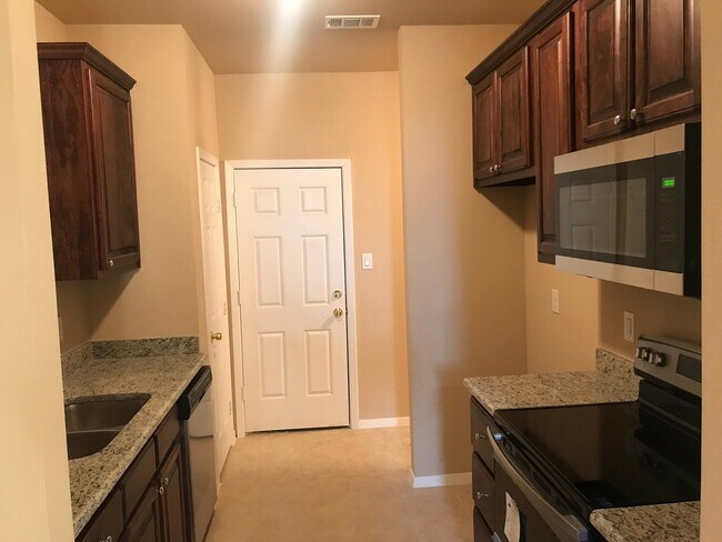 Photo - 4 Bed, 2.5 Bath Duplex