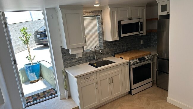 Photo - 3351 Hamilton Way Unidad 3353 A