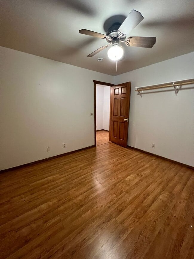 Building Photo - 329 Hilltop Court Unit B