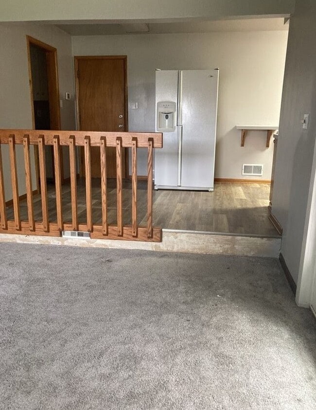 Photo - Spacious 3 bedroom 1.5 bathroom home