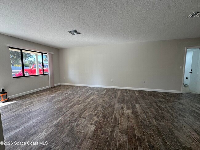 Photo - 540 Elliott Dr