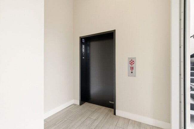 Photo - Gorgeous & Modern Los Altos Condo Unit 2020