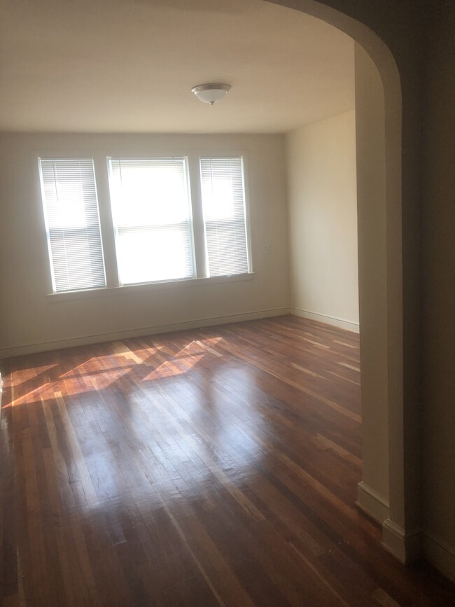 Living Room - 1625 17th Pl SE Apartments