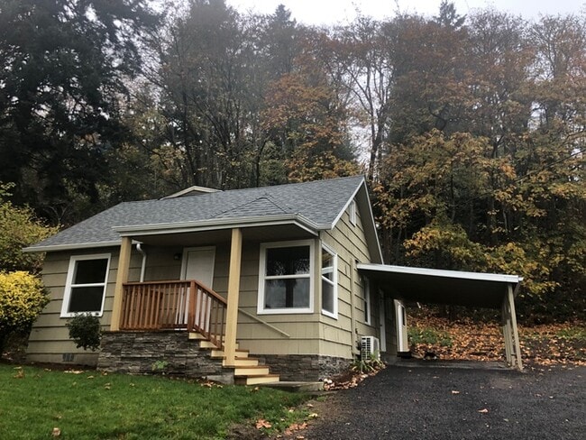 Photo - BEAUTIFUL TWO BEDROOM CHARMER LOCATED IN L...