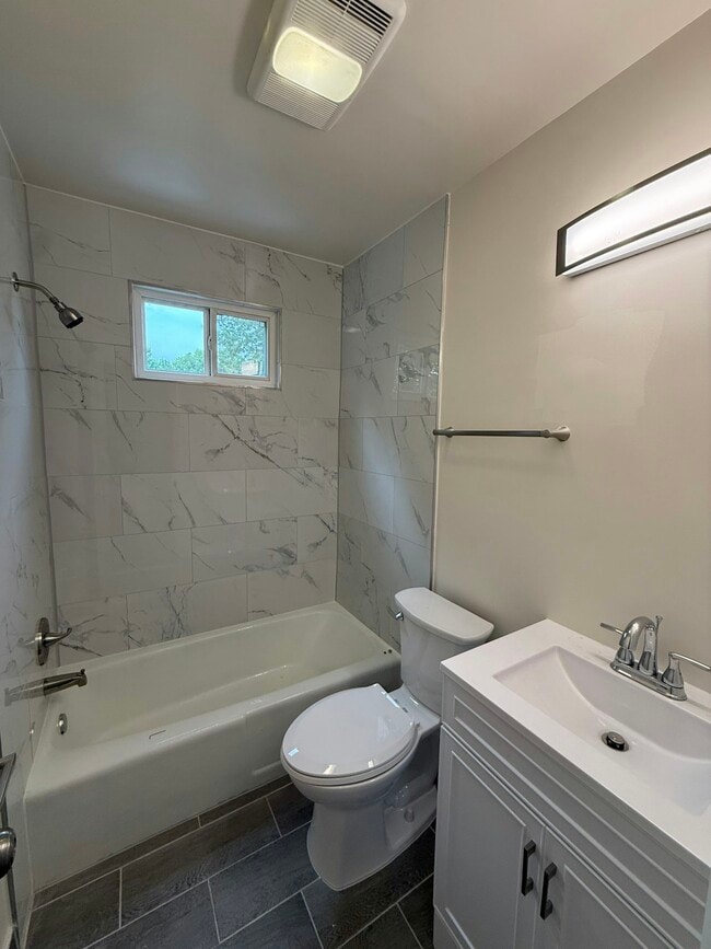 Photo - 1800 Regal Dr
