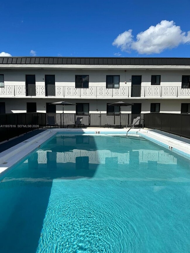 Photo - 805 W 30th St Unit 4