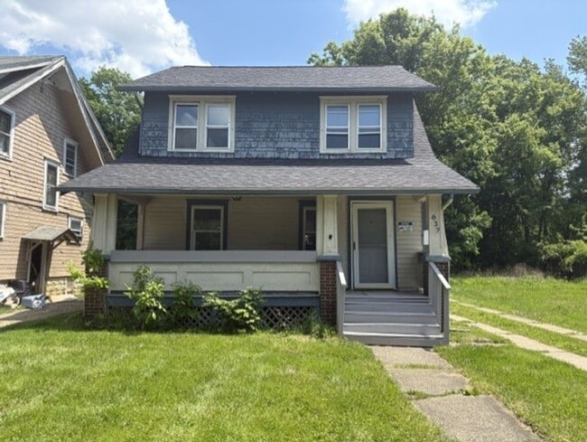Building Photo - Updated West Akron Home with Bonus Office, Dry Basement & Great Everyday Space