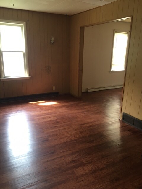 Photo - 277 Gunson St