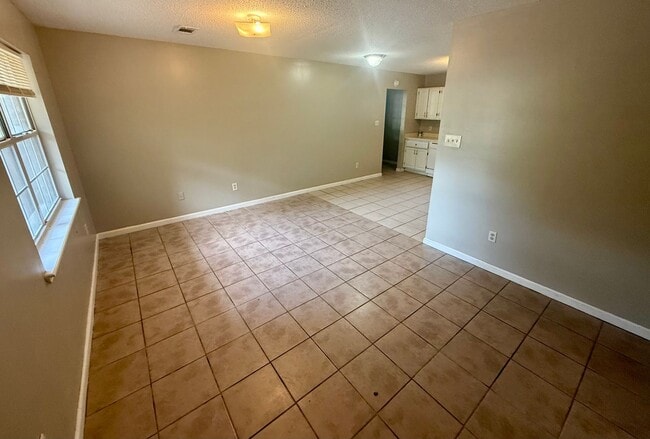 1008 Daybreak Dr