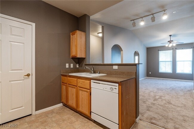 Photo - 10001 Peace Way Unidad 2230