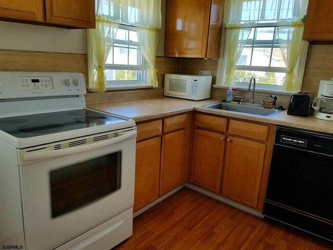 Photo - 101 N Wilson Ave