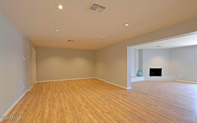 Photo - 14 E Balboa Dr