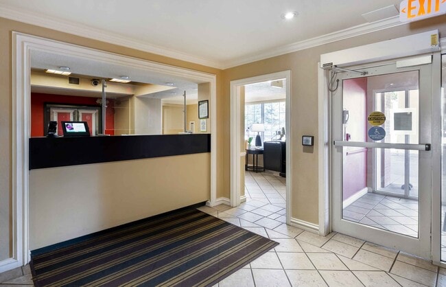 Photo - Furnished Studio-Cleveland - Airport - Nor...