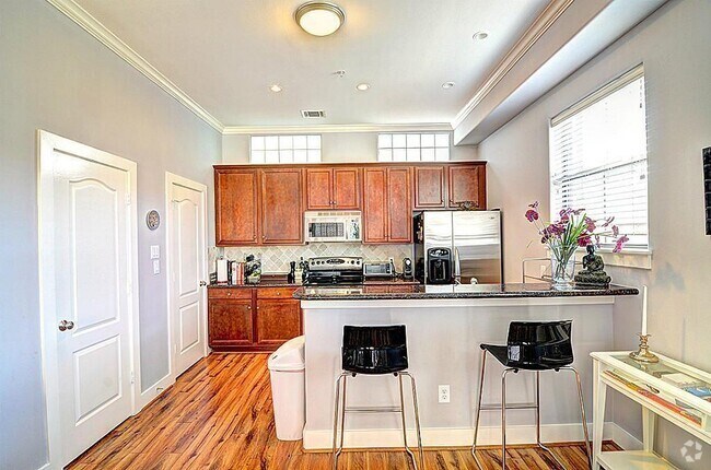 Building Photo - 100 McGowen St Unit K Rental