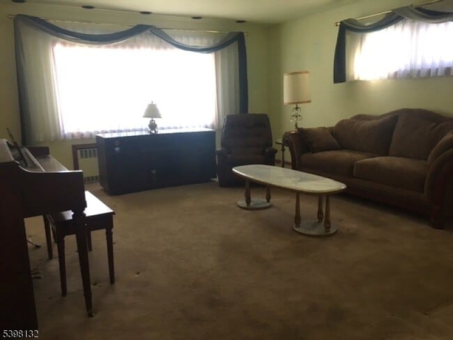 Photo - 95 Bogert St