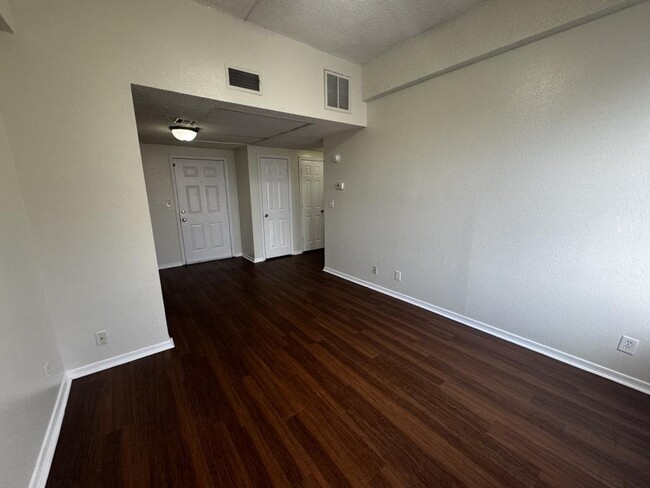 Photo - 103 E Central Ave