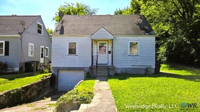 Building Photo - Conveniently Located 2 Bedroom 1 Bath Hous... Rental