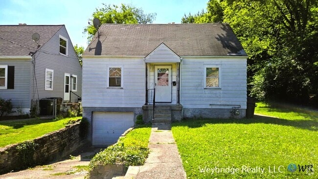 Building Photo - Conveniently Located 2 Bedroom 1 Bath Hous... Rental