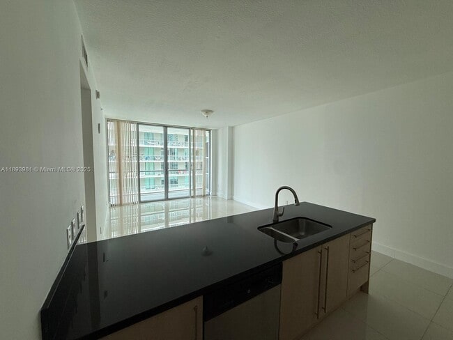 Photo - 79 SW 12th St Unidad 1608-S