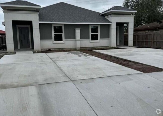 Building Photo - 1756 S Isla de Palmas Unit B Rental