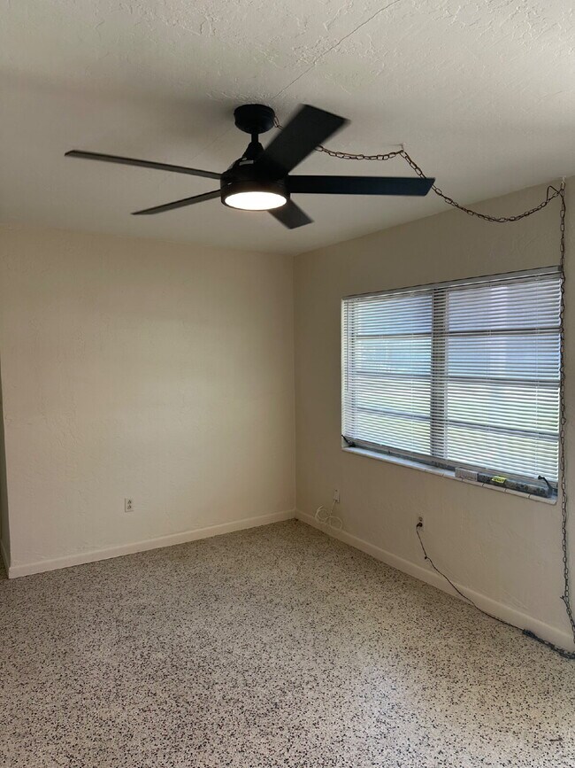 Photo - Cute 2 Bedroom, 1 Bathroom Single Family H...