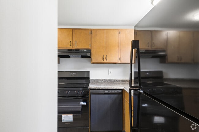 2BR, 1.5BA - 1,100SF - Kitchen