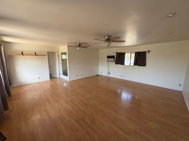 Building Photo - 23 Koki Pl Unit 23 Koki Place Main House