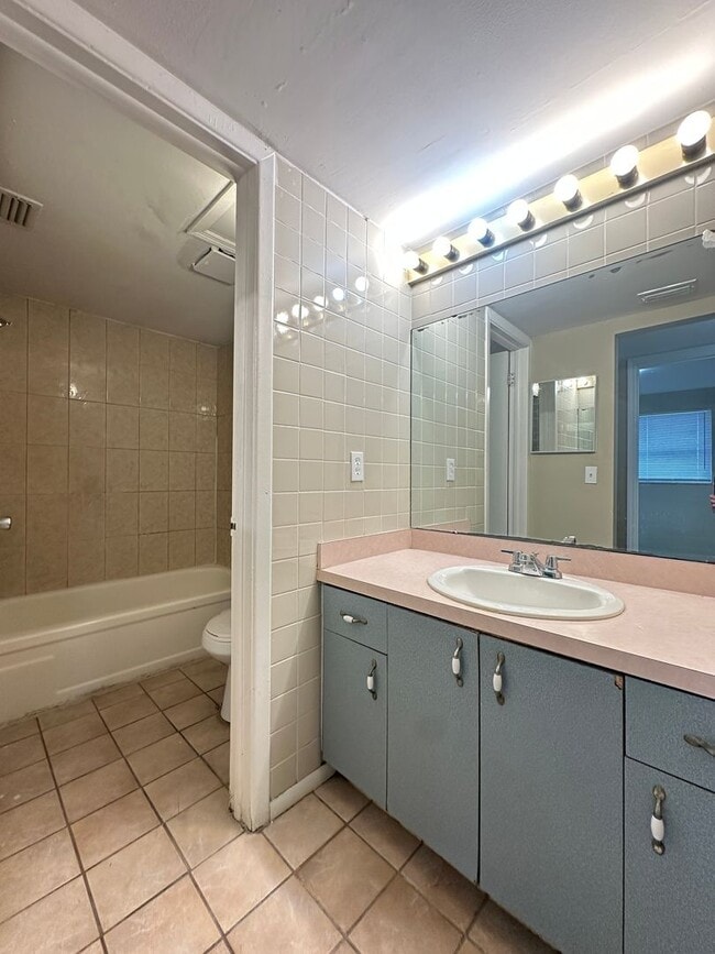 Photo - 8728 N Mandarine Pl Unidad B