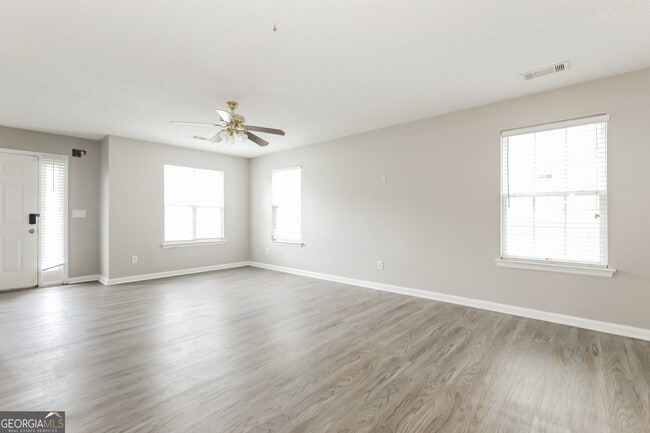 Photo - 6233 Hickory Ln Cir