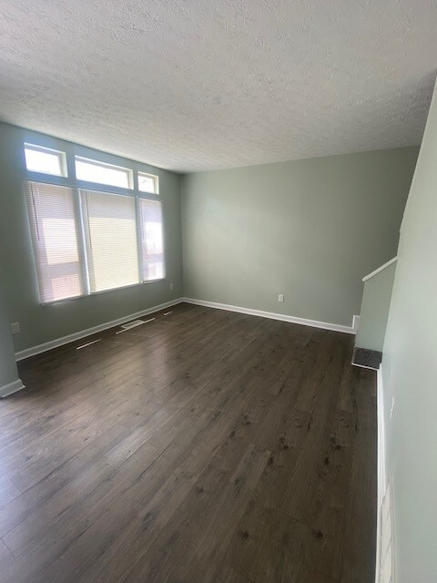 Photo - 736 E Mound St