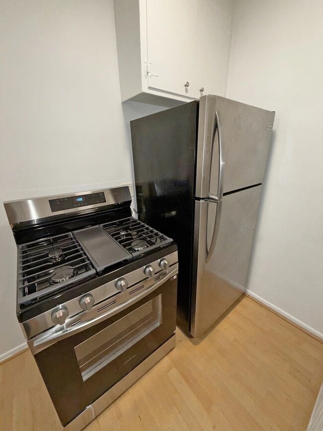 Photo - 1248 N Las Palmas Ave Unidad 9