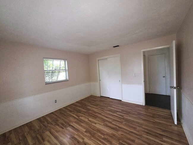 1213 SW 48th Ter Unit B