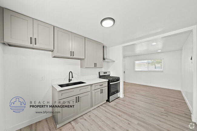 Building Photo - 870-899 S Philadelphia St. Rental
